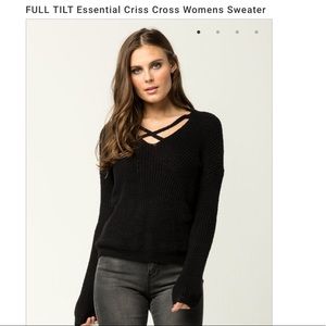 BRAND NEW tillys black sweater